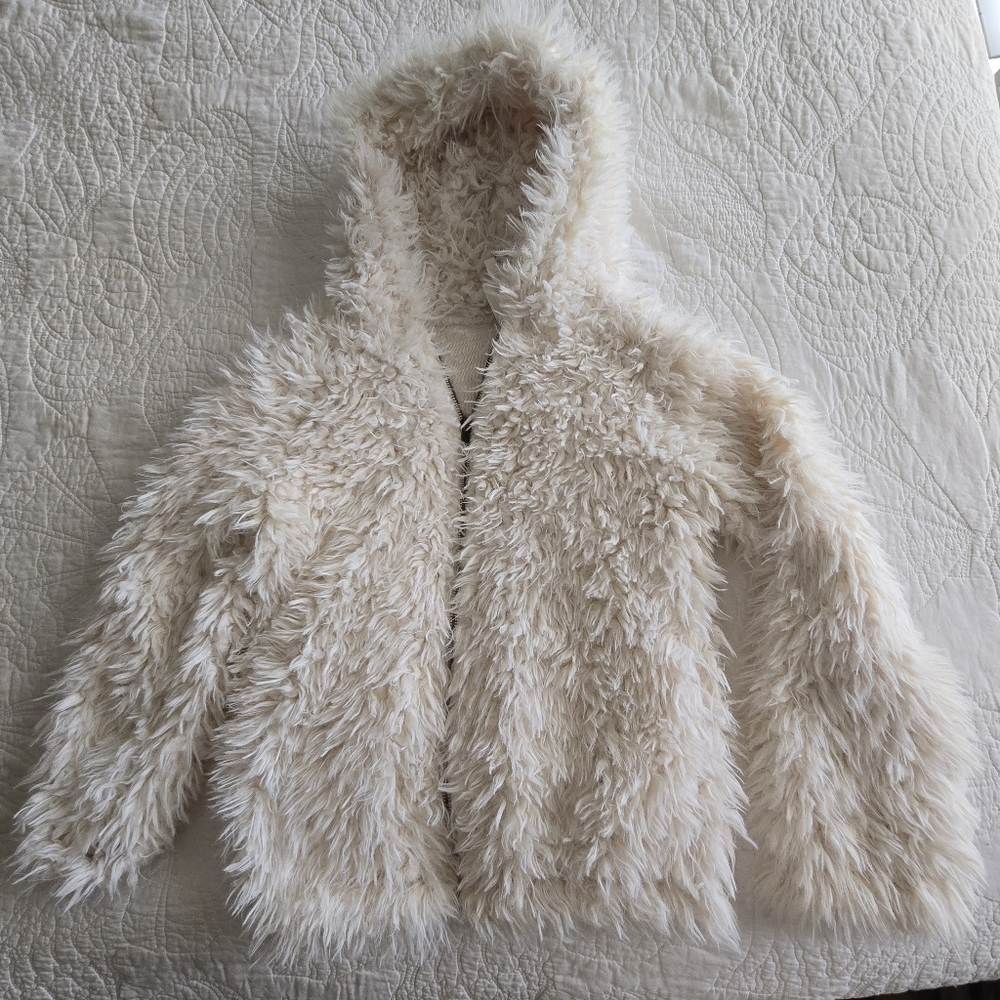 Belle Du Jour Girls Large Faux Fur Jacket